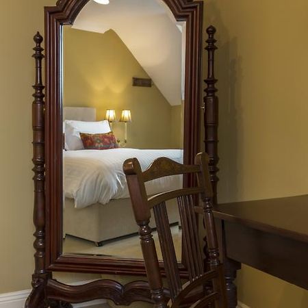 College Hill House Bed & Breakfast Слейн Стая снимка